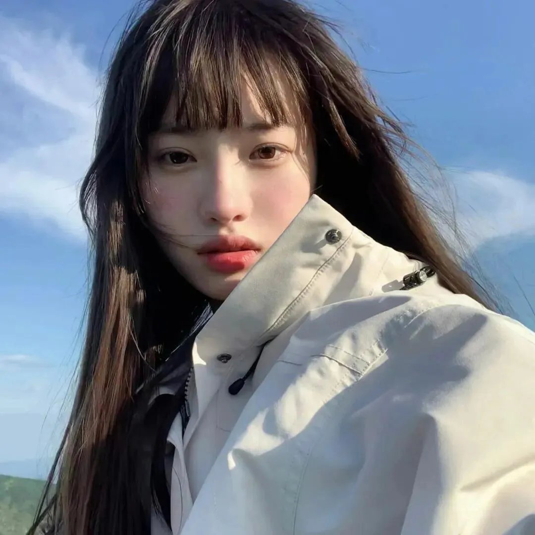 岸边露伴一动不动